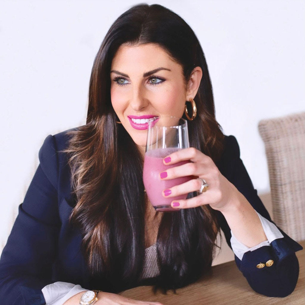 blender-bites-chelsie-drinking-power-berry-smoothie